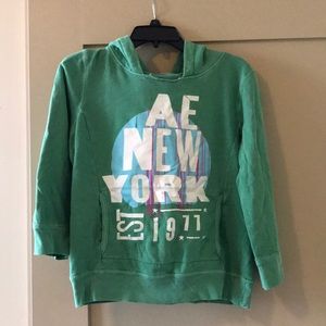 3/4 length sleeve sweatshirt